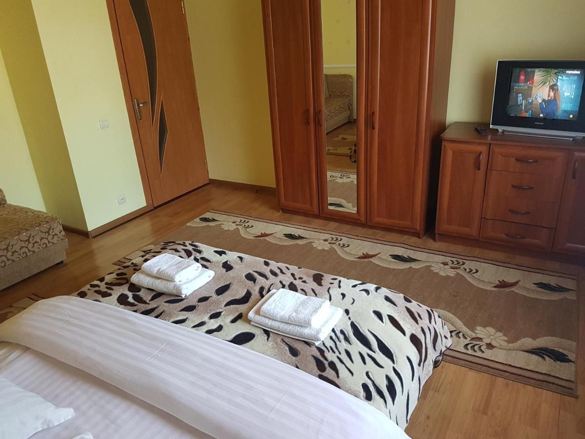 U Neli Otel Solochin Dış mekan fotoğraf