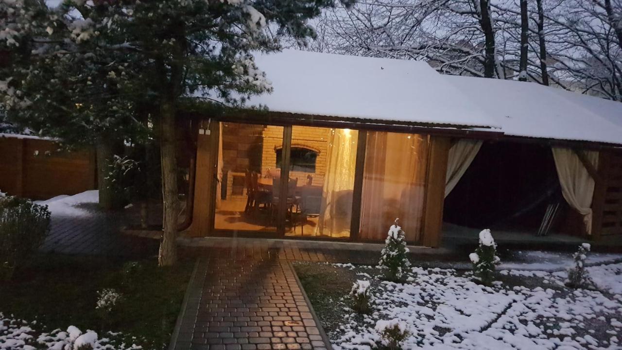 U Neli Otel Solochin Dış mekan fotoğraf