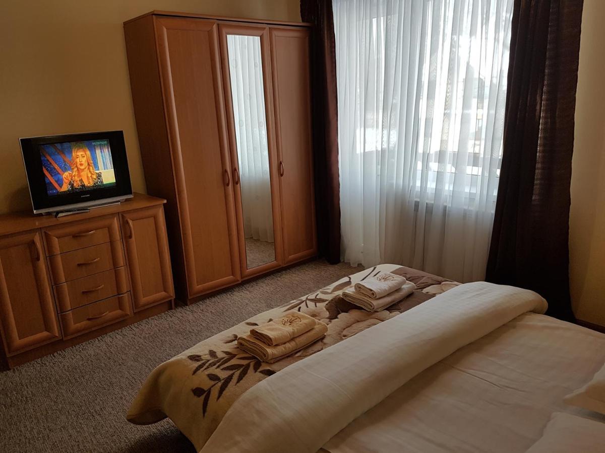 U Neli Otel Solochin Dış mekan fotoğraf