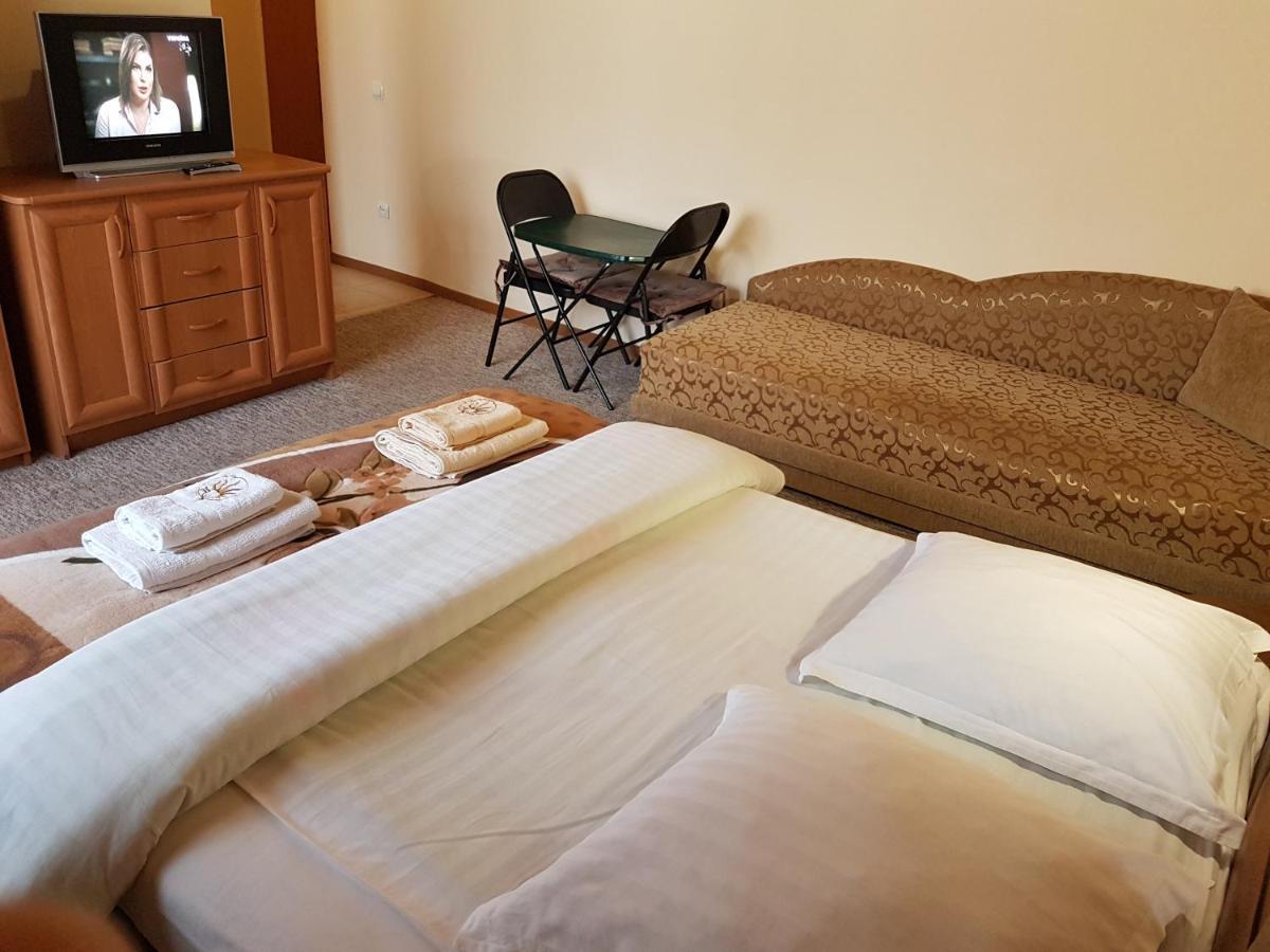 U Neli Otel Solochin Dış mekan fotoğraf