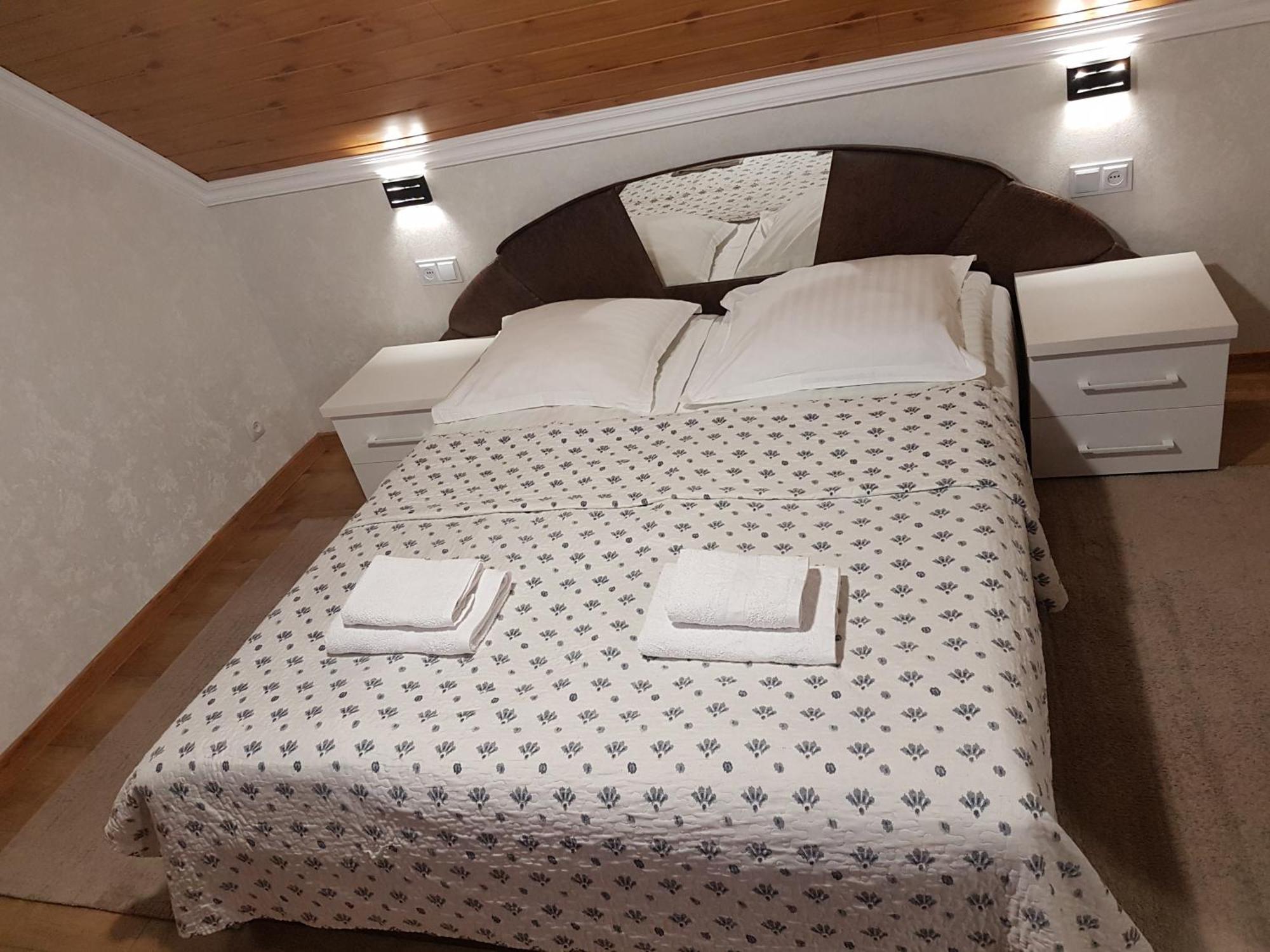 U Neli Otel Solochin Dış mekan fotoğraf